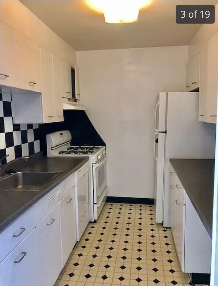 Building Photo - 30 Woodland St