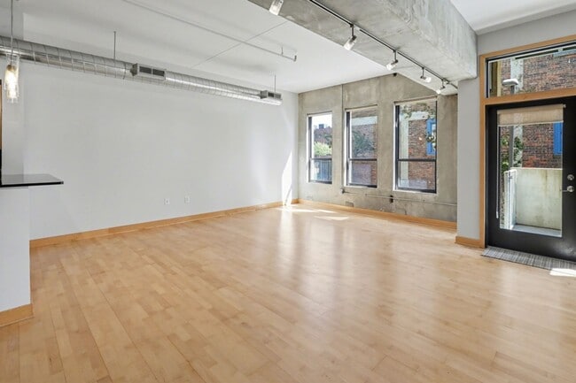 Building Photo - 119 SW 4th St