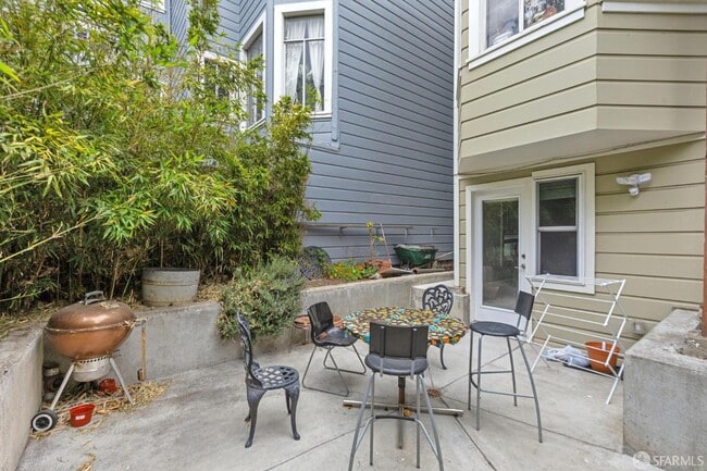 Building Photo - 2888 Folsom St