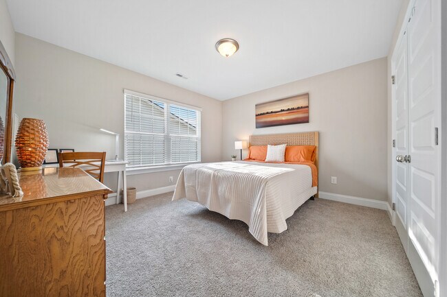 Building Photo - 1621 Spring Berry Ln