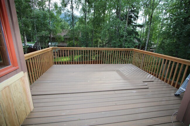 Building Photo - 4 Bedroom Eagle River Home!