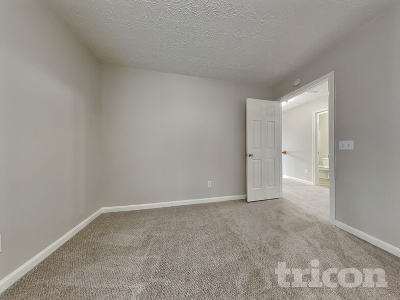 Building Photo - 62 Kirkhill Dr