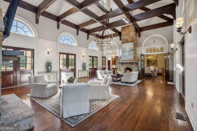 Building Photo - 9026 Riverbend Manor