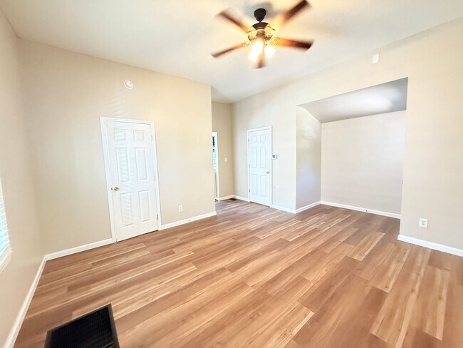 Building Photo - Newly renovated 1 bed 1 bath single family home