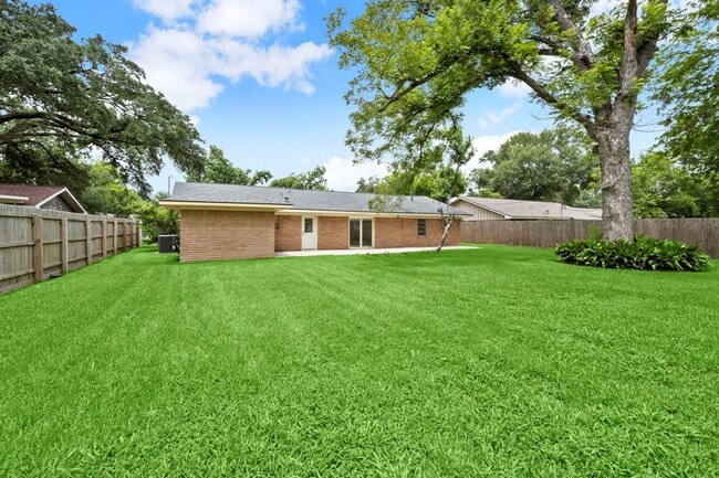 Building Photo - 3814 Galway Ln