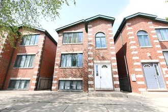 Building Photo - 2708 W 37th Pl