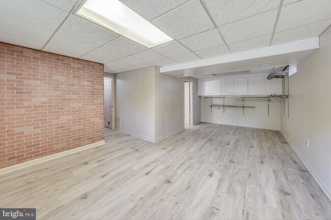 Building Photo - 9217 Briarchip St