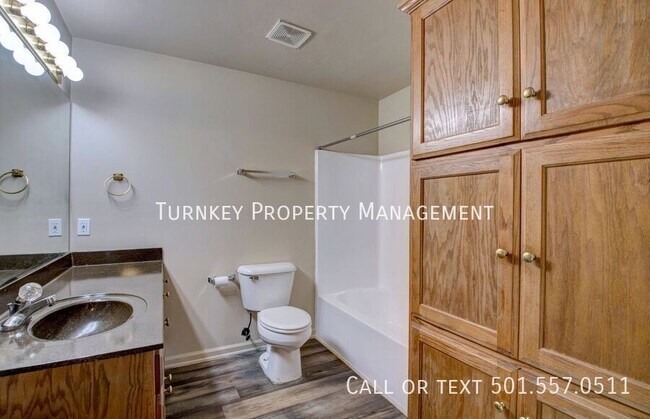 Building Photo - 5557 Springvale Rd