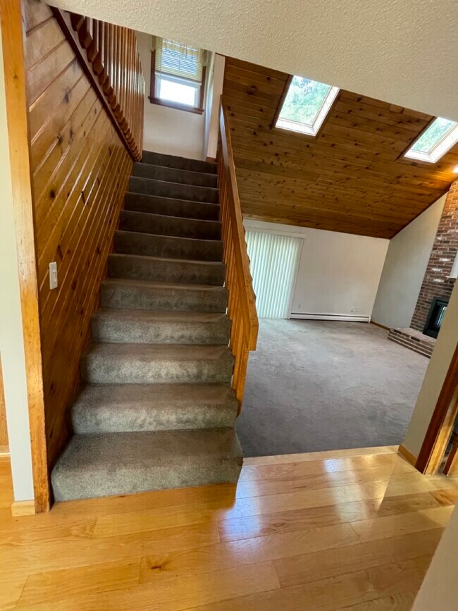 Building Photo - 27 St James Pl