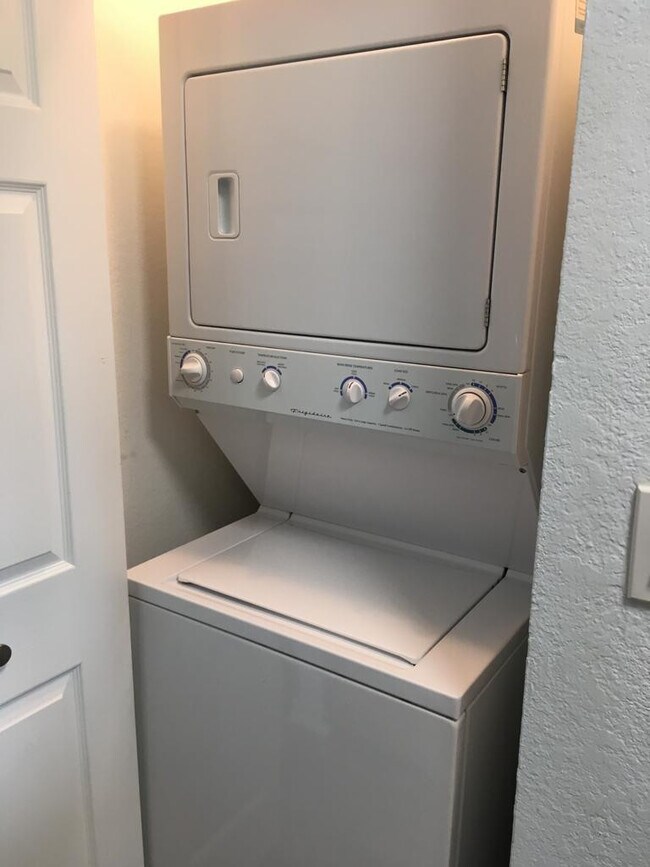 Building Photo - 1690 NE 33rd Ave