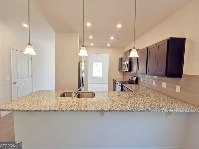 Building Photo - 168 Marion Dr