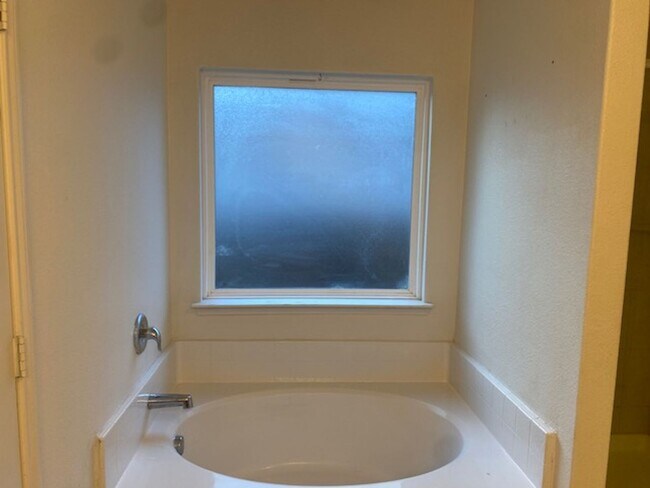 Building Photo - Awesome in Anna