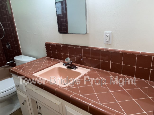 Building Photo - 8935 Leedy Ln