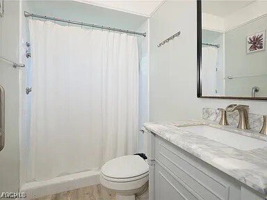 Building Photo - 4240 SE 3rd Ave