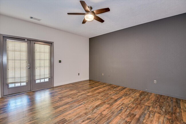Building Photo - 133 Sweet Gum Ln