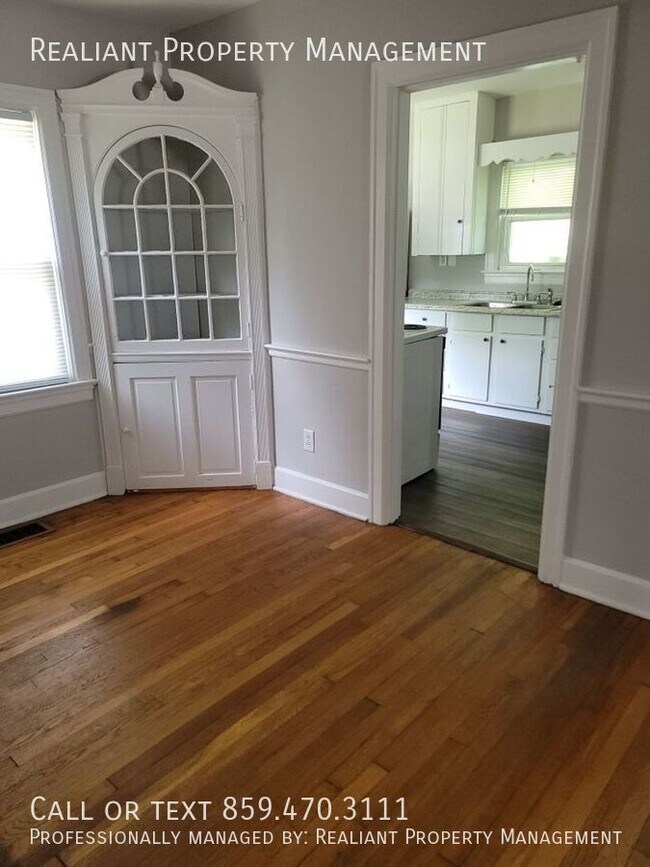 Building Photo - 1411 Hill St