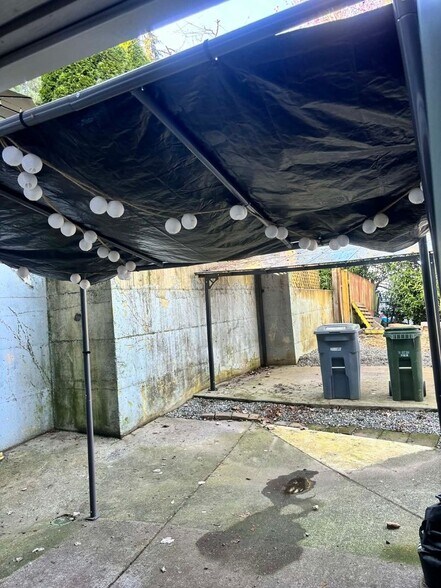 Building Photo - 803 9th Ave NW