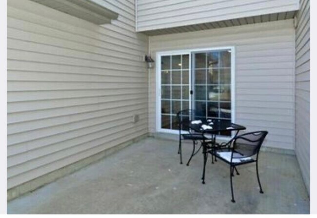 Building Photo - 1219 Ridgeway Dr