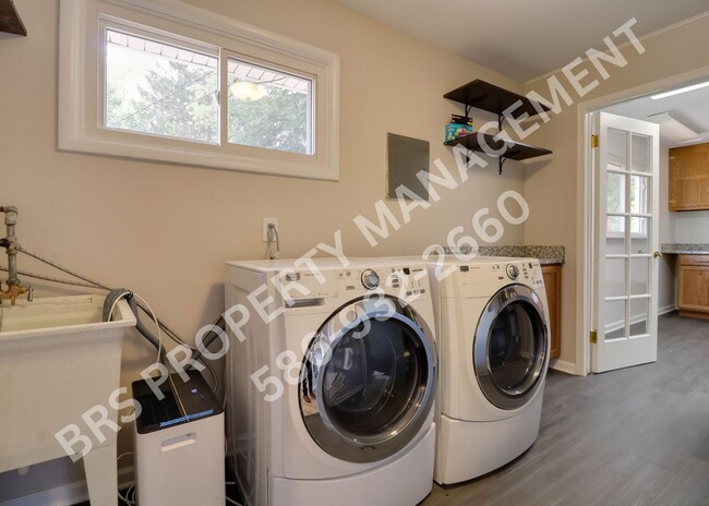 Building Photo - Move In Ready 3-Bedroom Home for Rent – West Bloomfield, MI