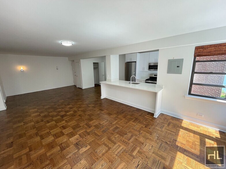 Building Photo - GORGEOUS 4 BED IN BEEKMAN PLACE!