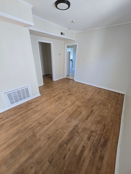 Building Photo - 211 17th Avenue Northeast