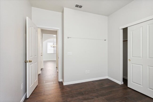 Building Photo - 5409 Banfield Dr