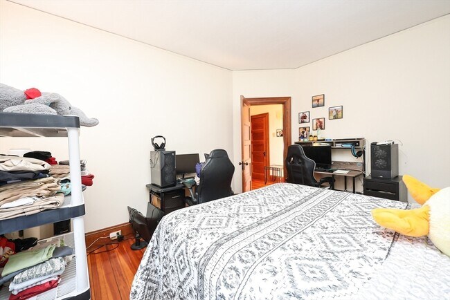 Building Photo - 19 Burton Terrace