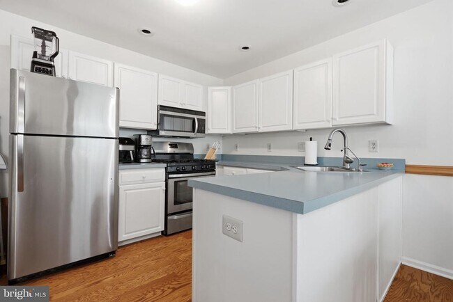 Building Photo - 6405 Spruce Mill Dr