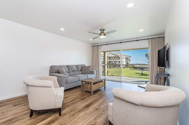 Building Photo - 645 Sunfish Way