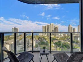 Building Photo - 121 NE 34th St