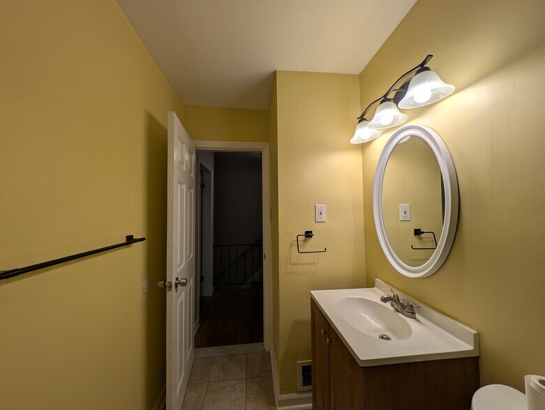 Building Photo - 1668 Kirkwood Rd