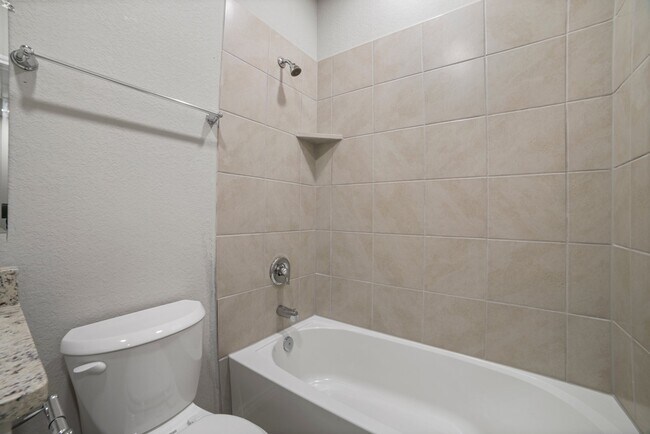 Building Photo - 7226 Briar Pl