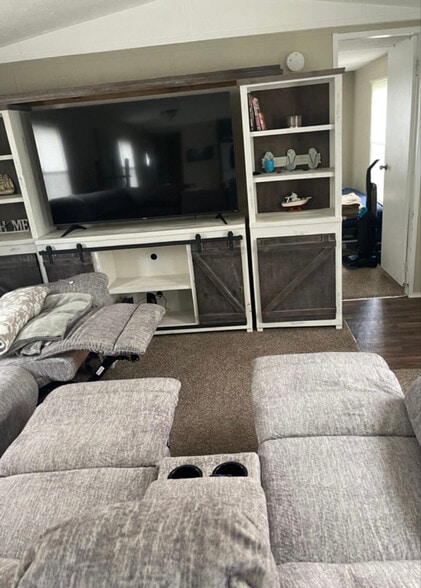 Building Photo - 307 Helen St