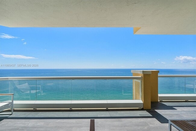 Building Photo - 17875 Collins Ave
