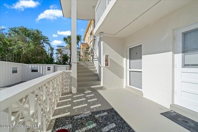 Building Photo - 154 Crescent Beach Dr