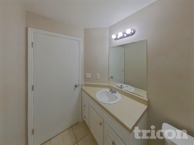 Building Photo - 945 Ridge Haven Dr