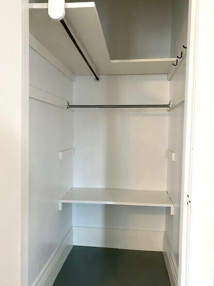 Building Photo - 315 S Winter St