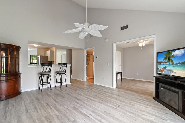 Building Photo - 10297 Hidden Springs Ct