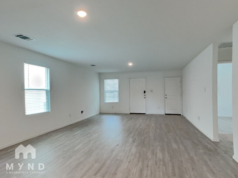 Building Photo - 9611 Littleton Grist