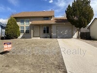 Building Photo - 935 Greenbrier Dr