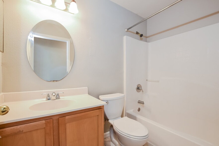 Building Photo - 1356 Honey Rd