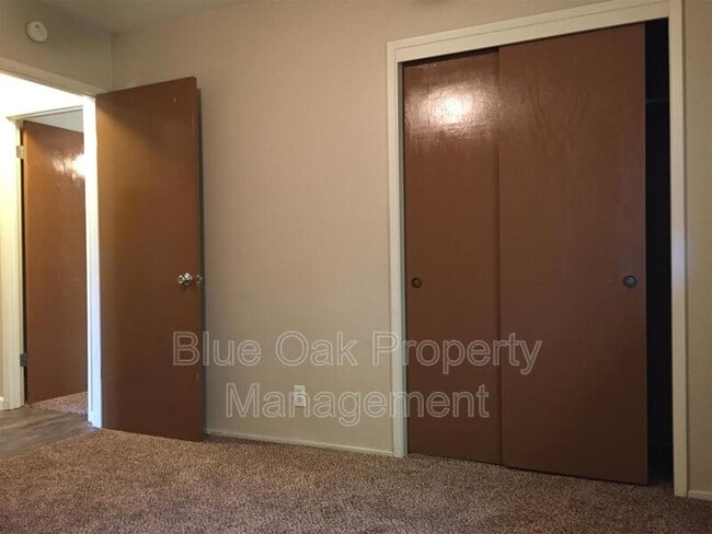 Building Photo - 346 Hickory St