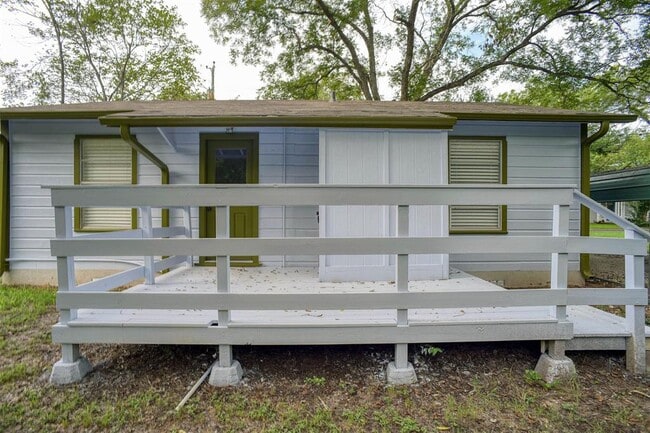 Building Photo - 601 Elm St