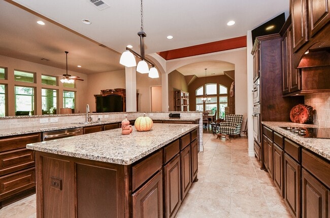 Building Photo - 23335 Robinson Pond Dr