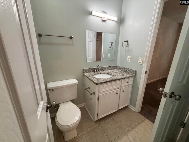 Building Photo - 2546 Lee St