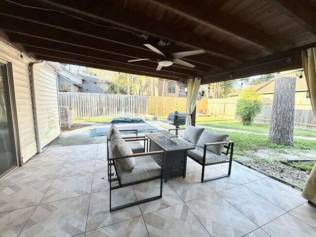 Building Photo - 6610 Campden Dr