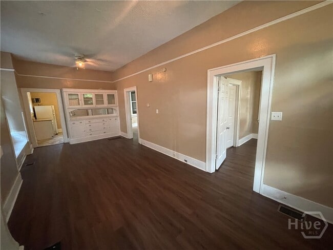 Building Photo - 610 W 38th St