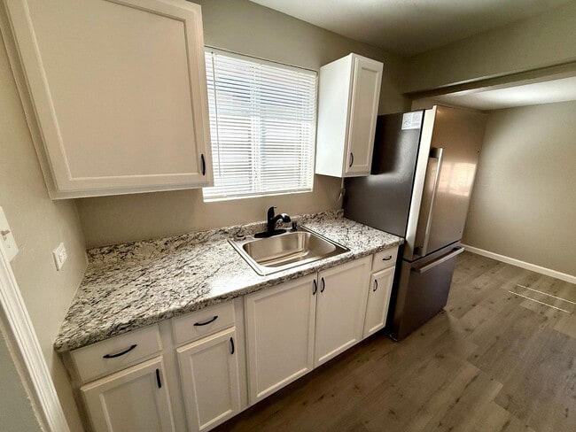 Building Photo - Charming Newly Updated 1 Bed / 1 Bath in the Heart of Kingman- Available Now!