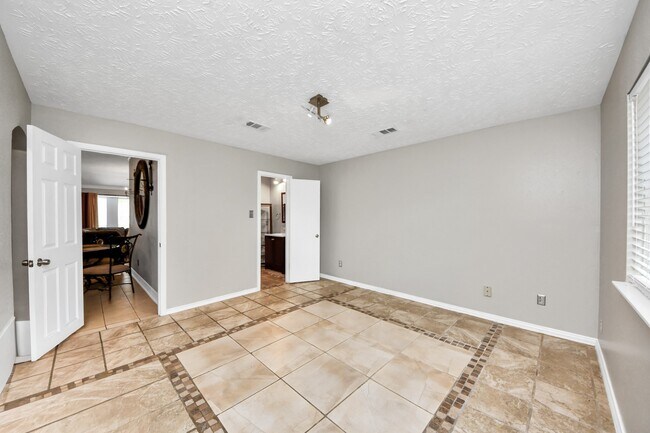 Building Photo - 12218 Taylors Crossing Dr