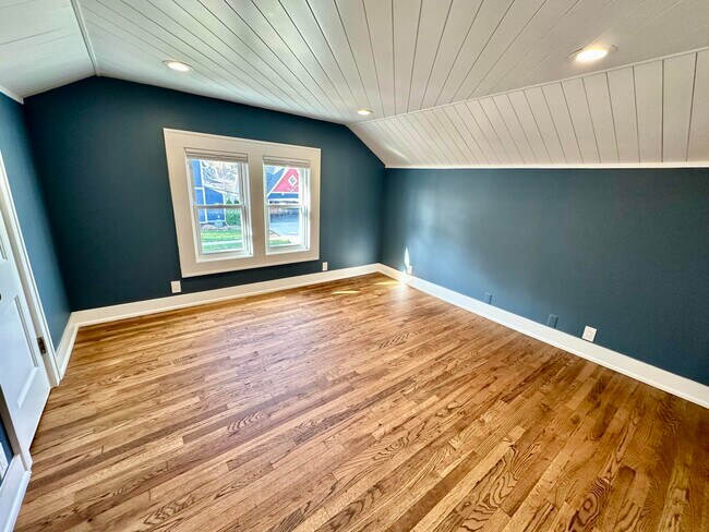 Building Photo - 992 Palmer